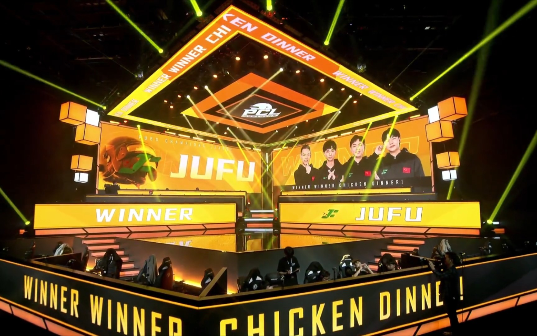 绝地求生pcl第三周第一天第五局 jufu决赛圈占据有利地形,但是怪兽