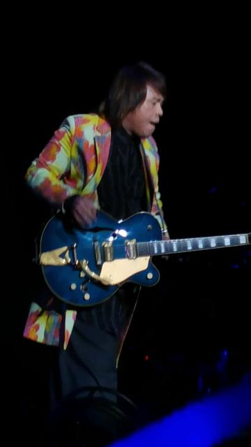 伍佰电锯伐木工演唱会 太搞笑了哈哈哈哈哈