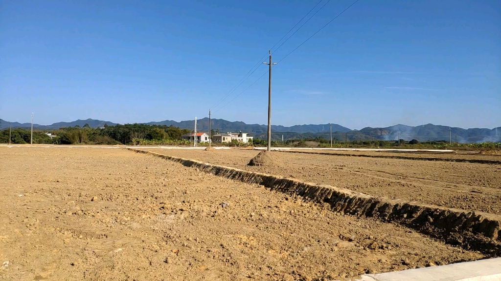 在垦造水田工地,又是无聊的一天哔哩哔哩bilibili