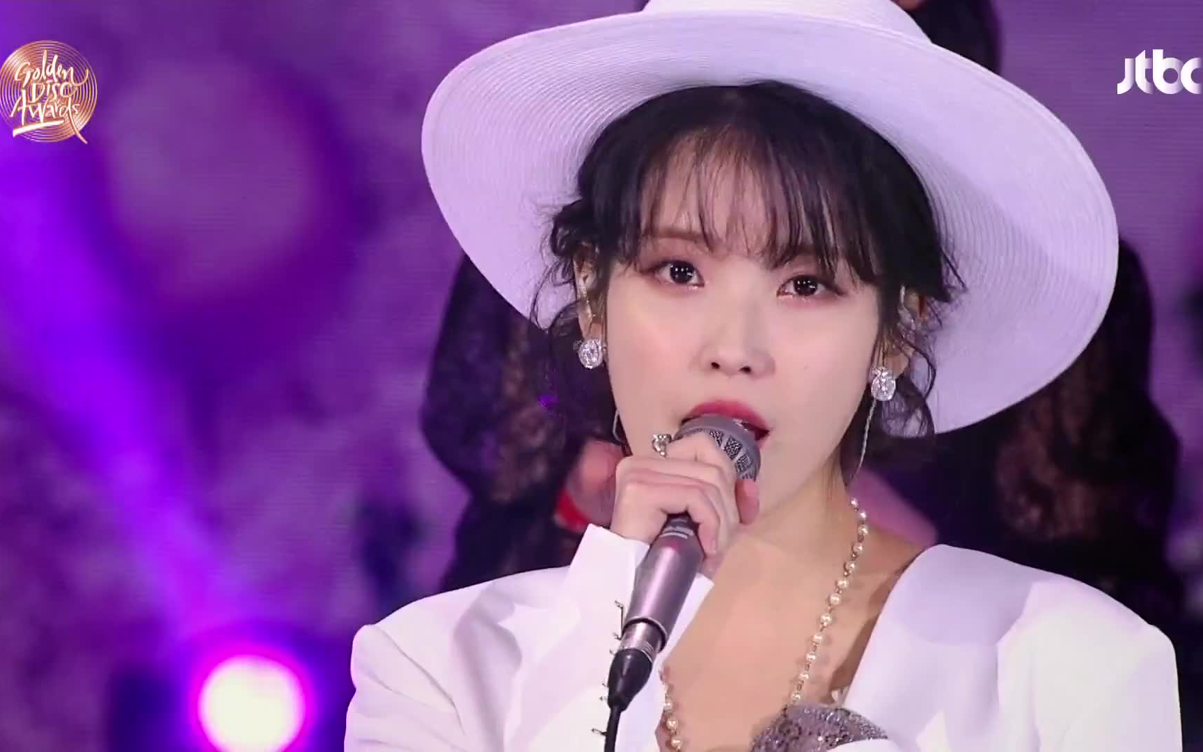 220108iu《celebrity lilac》第36屆金唱片頒獎禮舞臺