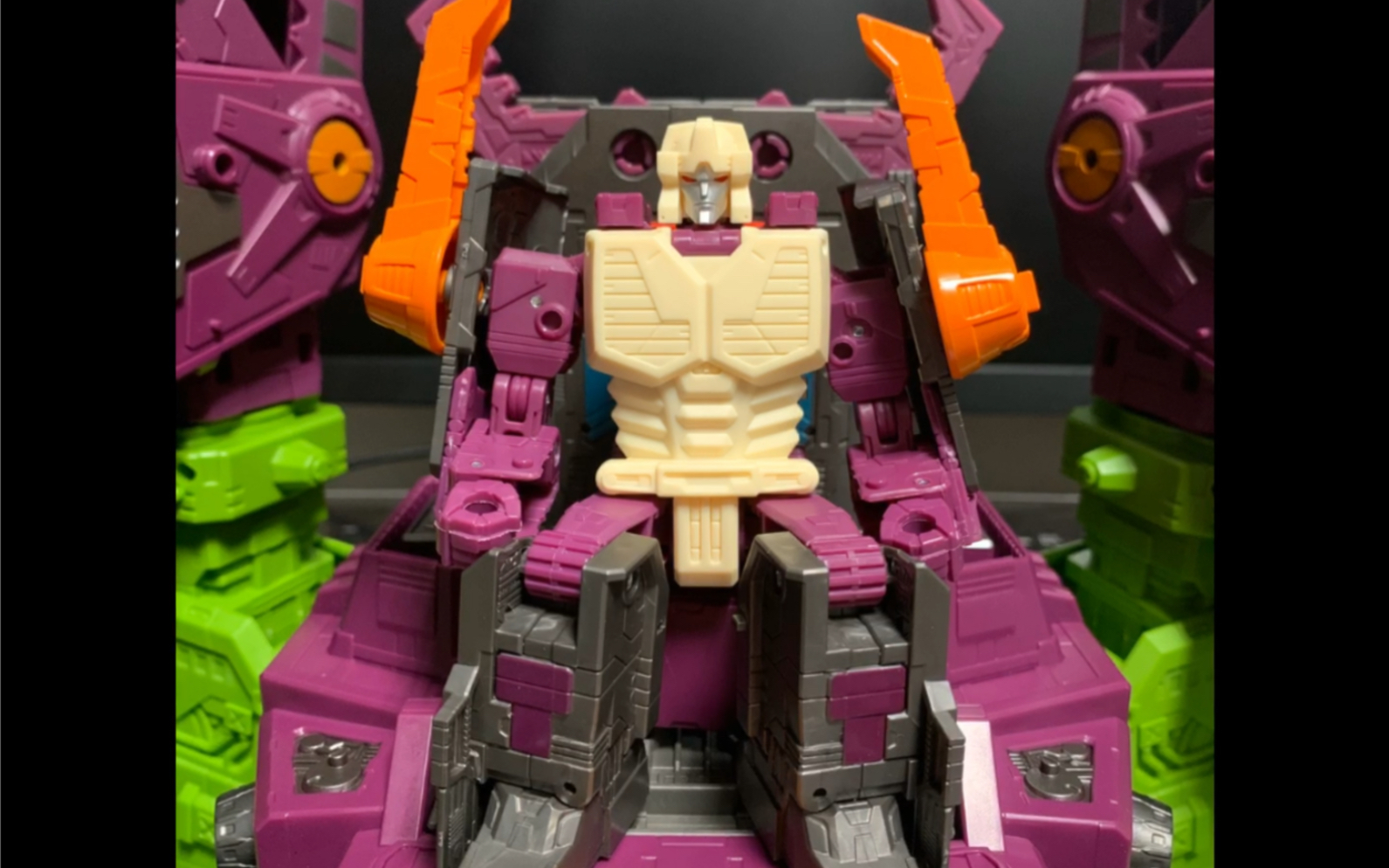 老梁模玩地出萨克巨人之一代枭雄