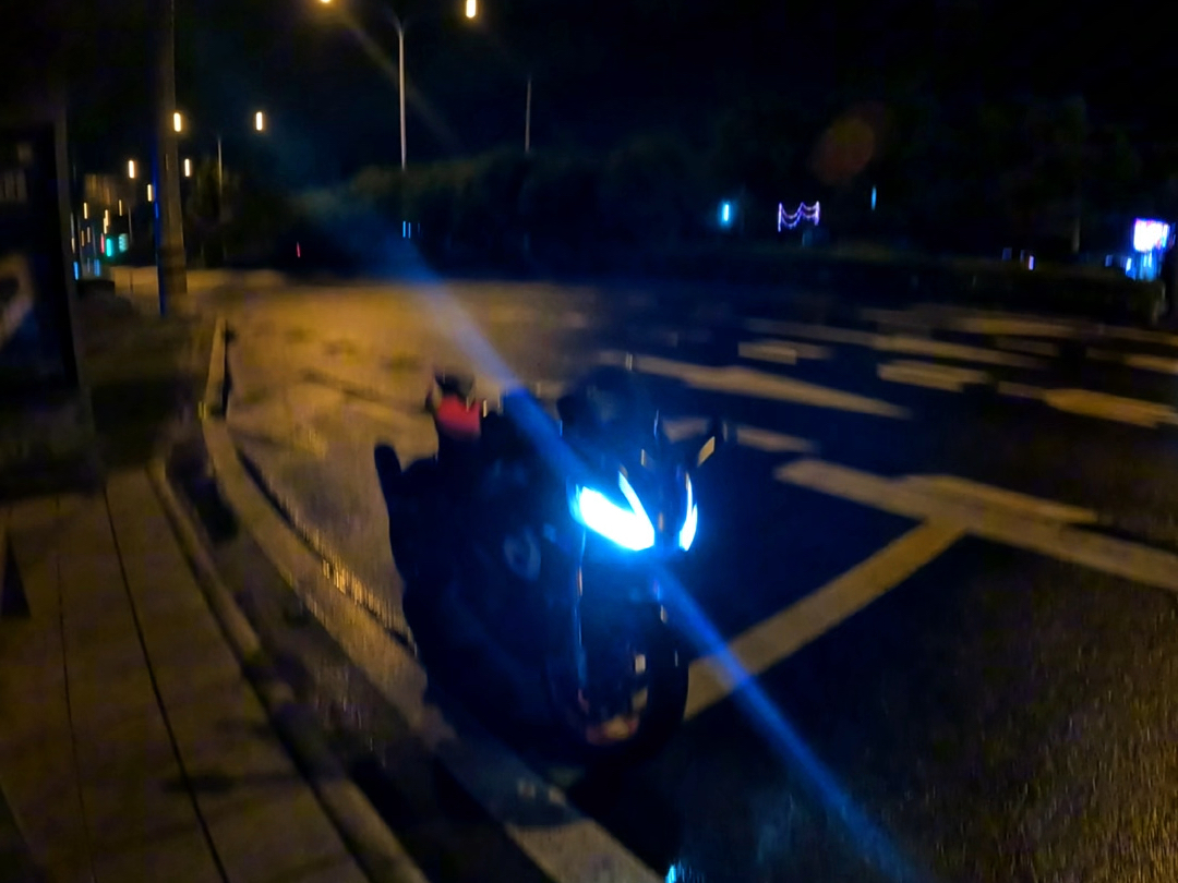只要你好好保养它,你回头它都会在#摩托车 #机车 #夜骑