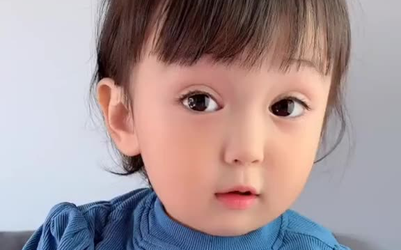 怀孕的时候天天看抖音里面漂亮小宝宝就想生个差不多的小宝贝,结果真