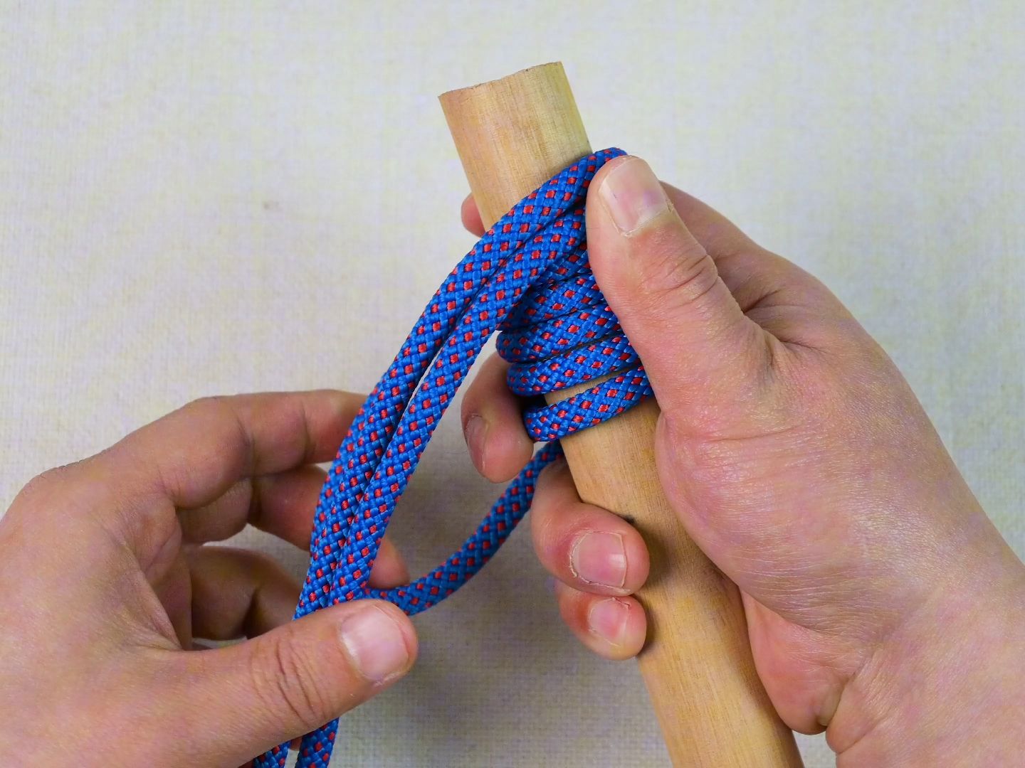 防滑冰柱定位结,冬季常用的一种绳结打法,效果特别好