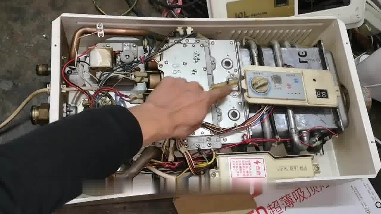 阿里斯顿壁挂炉燃气灯亮.有55次,,各位老哥,出现这个情况是咋会是啊?