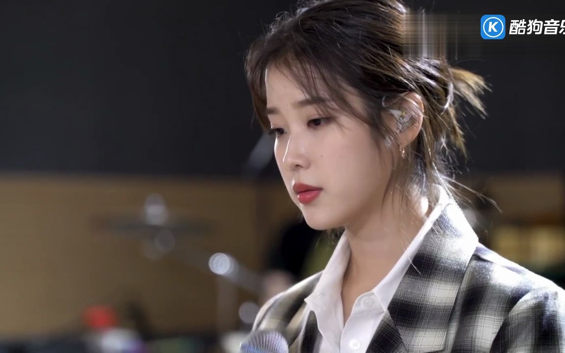 iu 李知恩- love poem