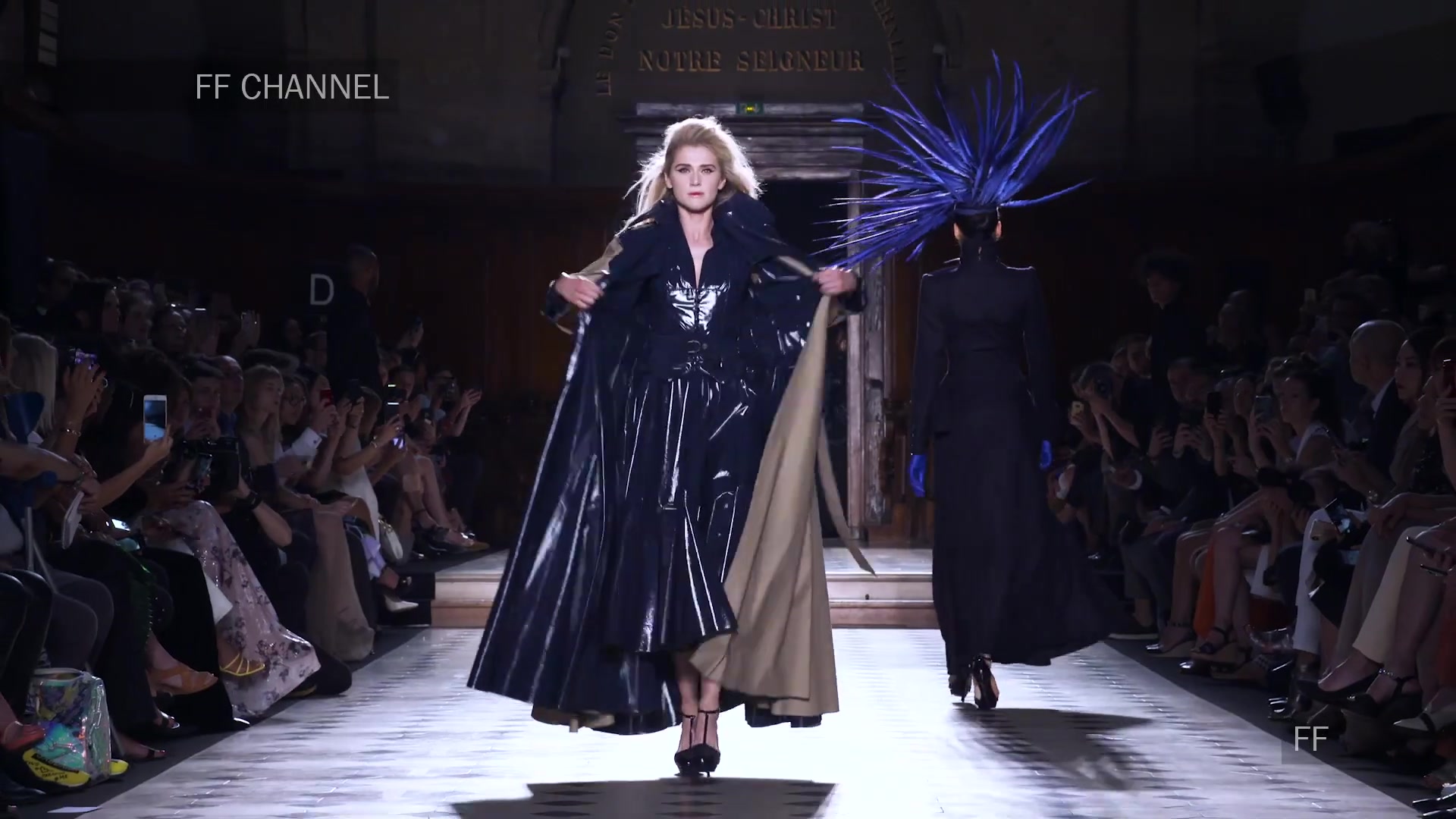 [图]【秀场】Julien Fournie Haute Couture Fall Winter 20192020 Full Show