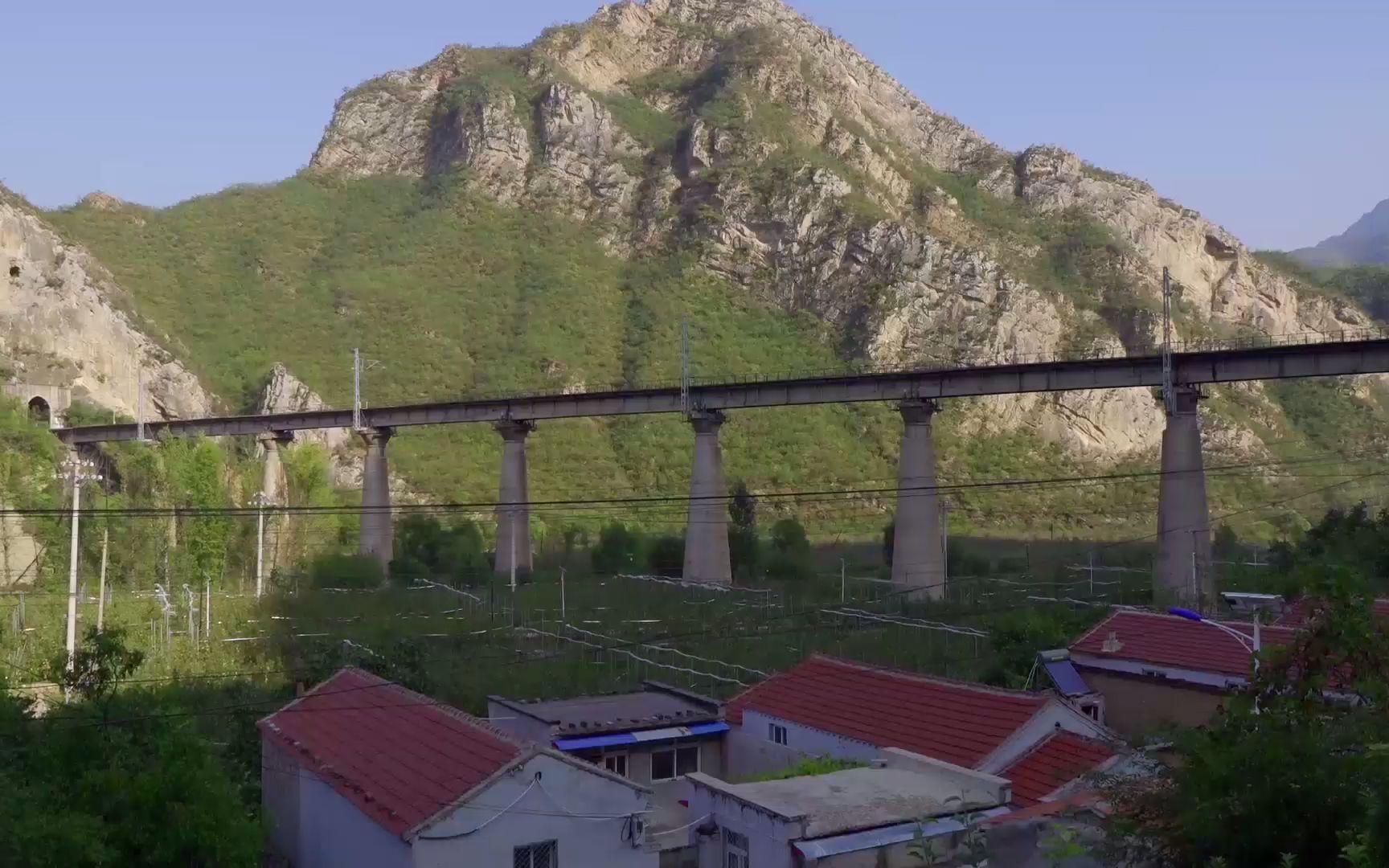 我给您推荐北京大山里的下马岭风景,极具视觉冲击力哔哩哔哩bilibili