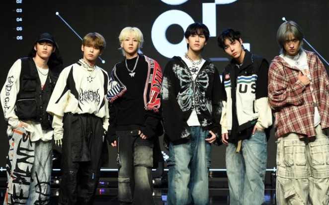 新男团82major《first class   sure thing   82(atito)》出道初舞台