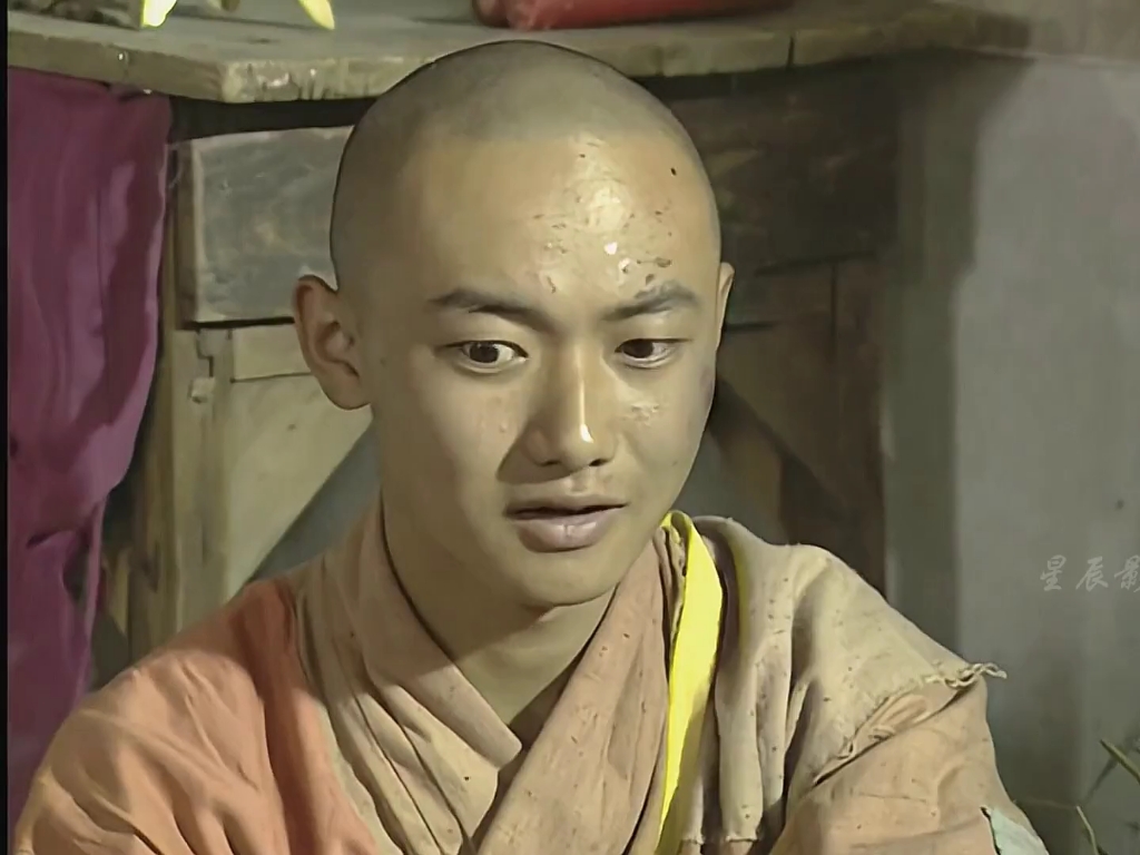 也许火棍就是济公俗世的缩影,为了弥补当年的遗憾济公让火棍还俗,也算