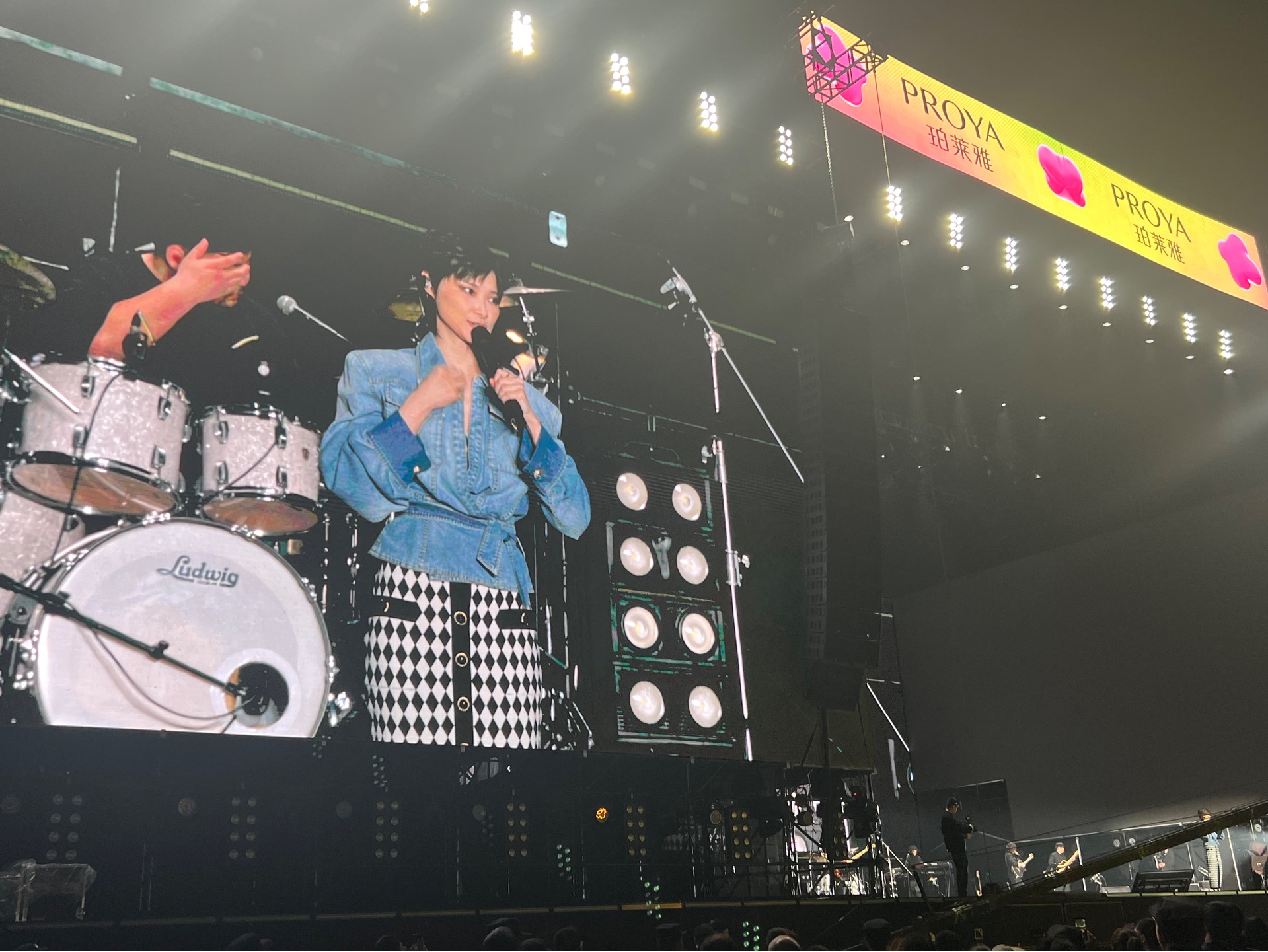 3.30温州铁定溜溜春日音乐节 李宇春曾轶可单依纯海龟先生