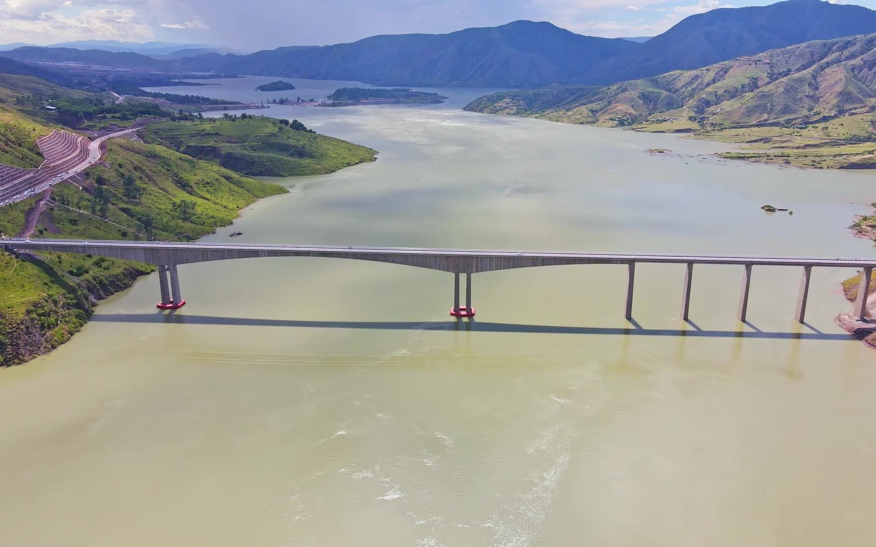 元谋县金沙江龙街大桥航拍