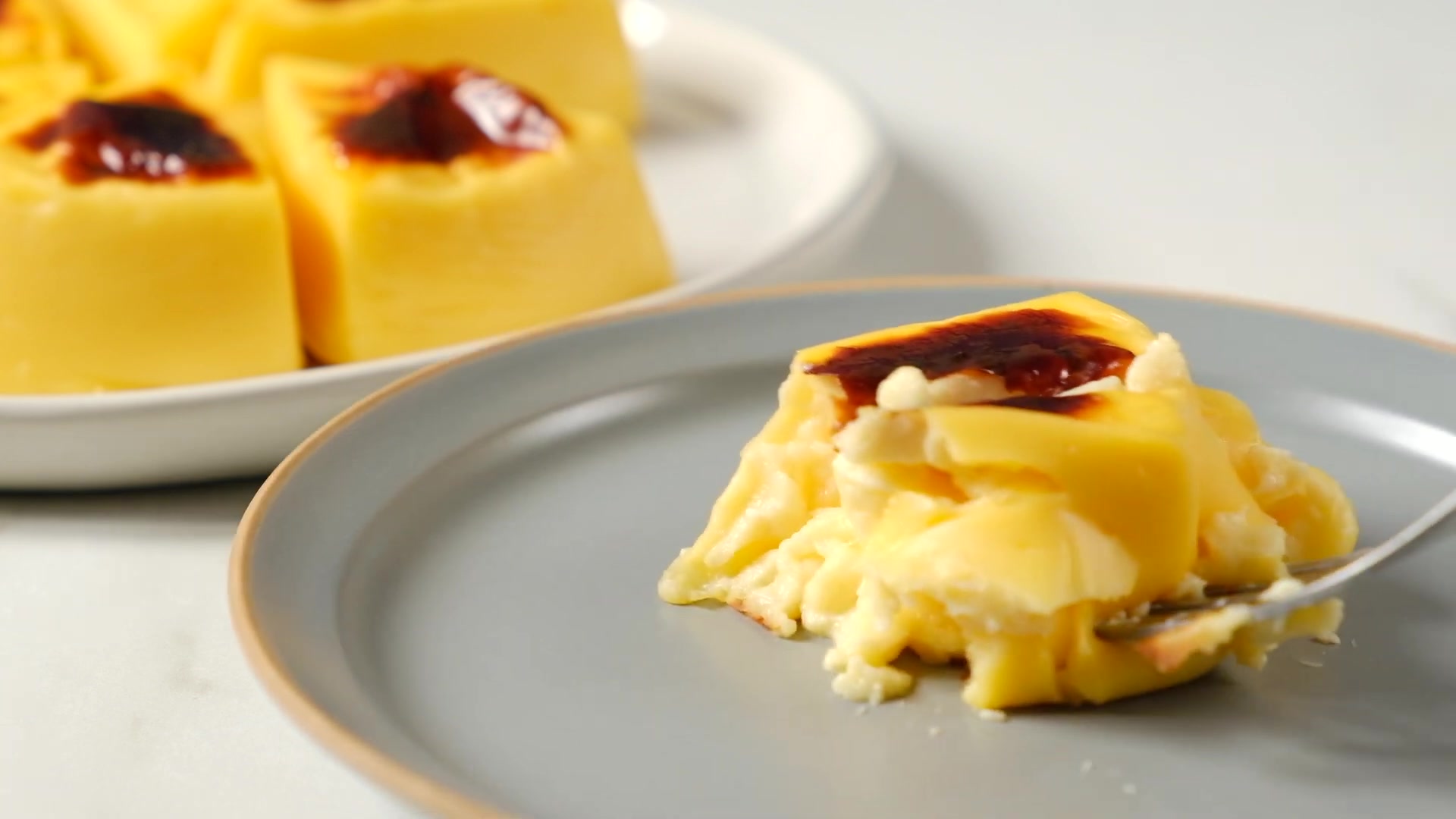 网红甜点 芝士烤牛奶 3步完成┃baked milk custard_哔哩哔哩 (゜-゜)