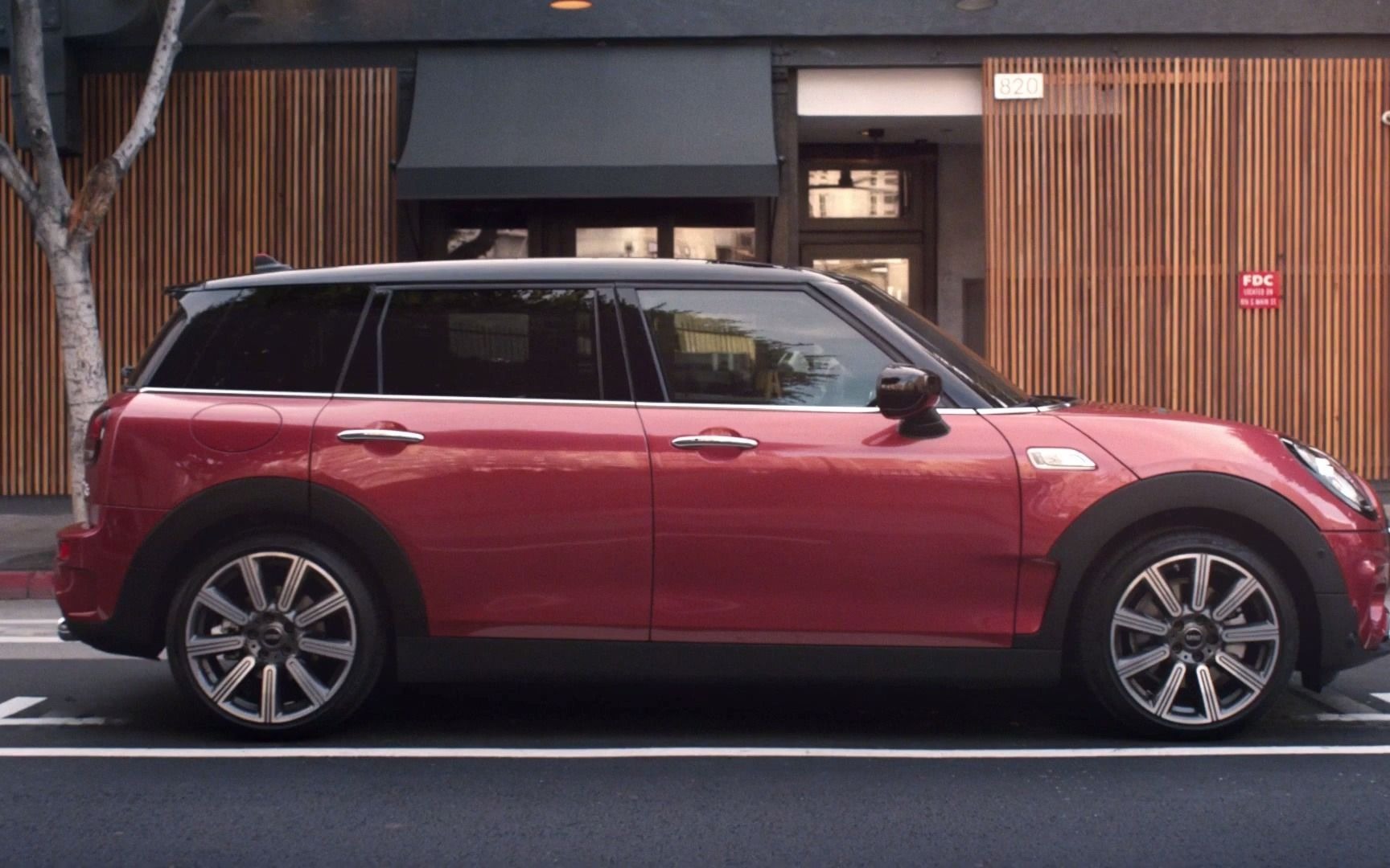 [图]全新MINI CLUBMAN 夜店男宣传片 | Urban Explorer 城市探险家