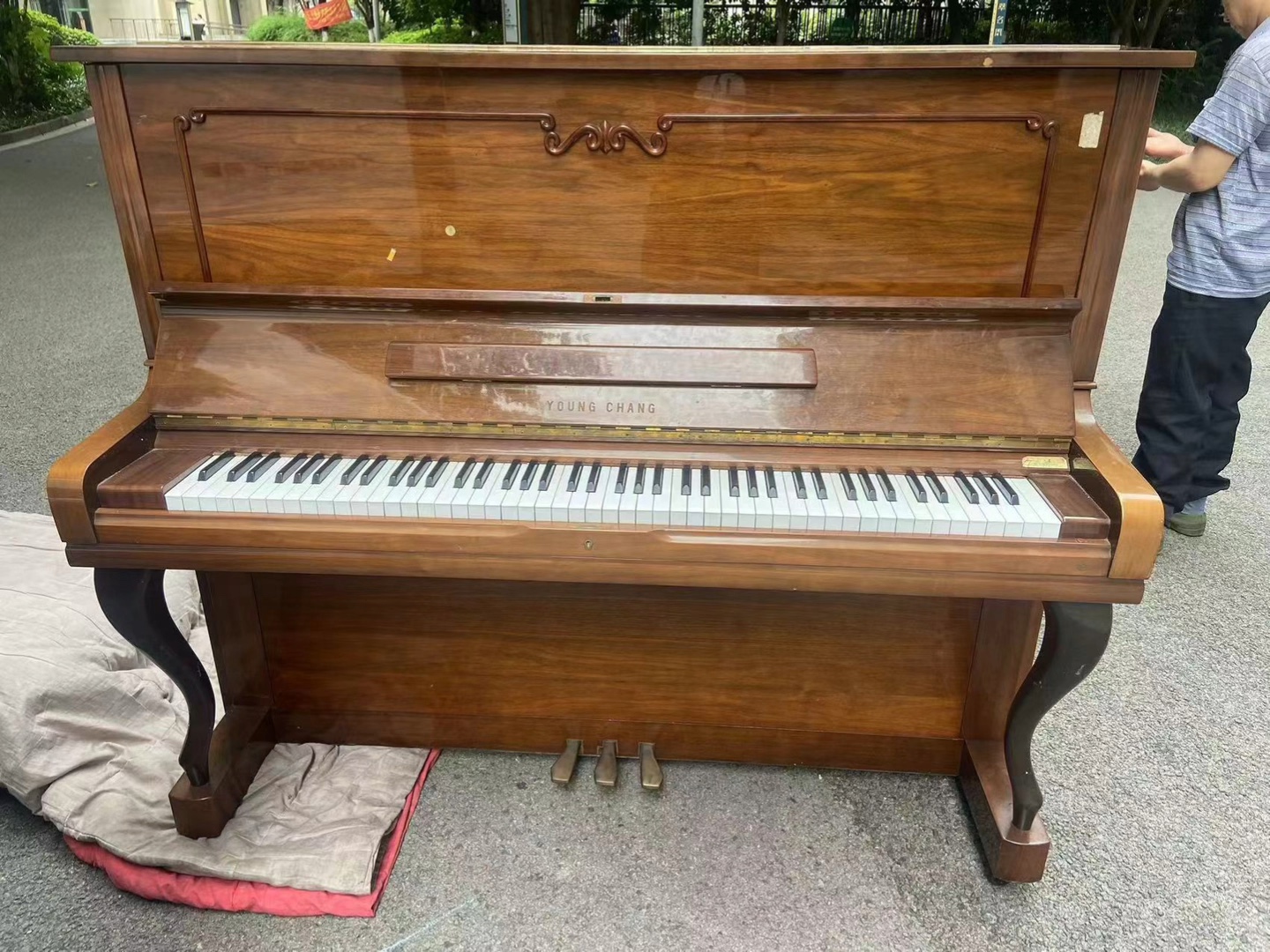郑州二手钢琴品牌:英昌 钢琴型号:u3价格:1180元全国各地发货