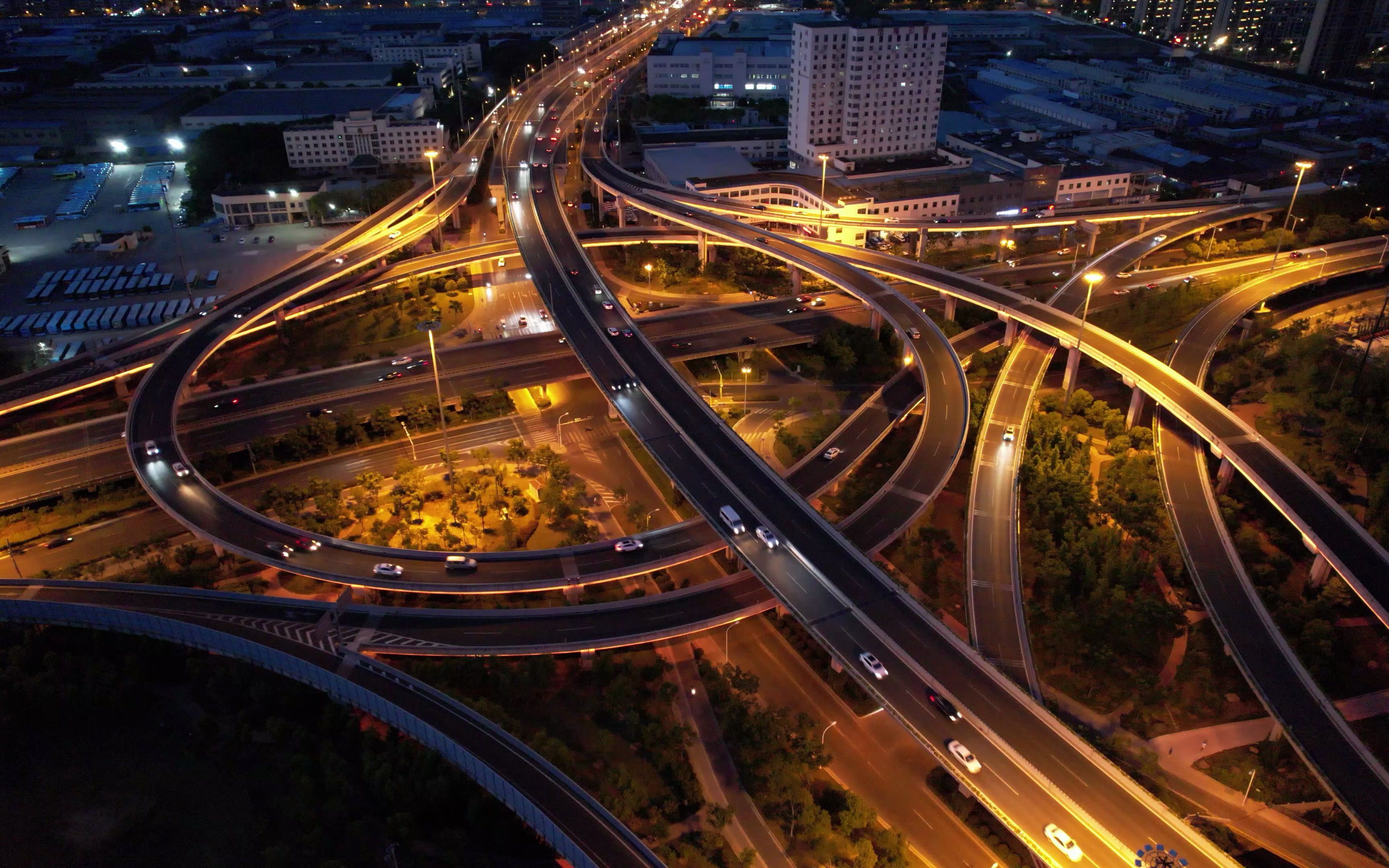 无锡交通枢纽凤翔立交光轨延时还是挺壮观的夜景航拍