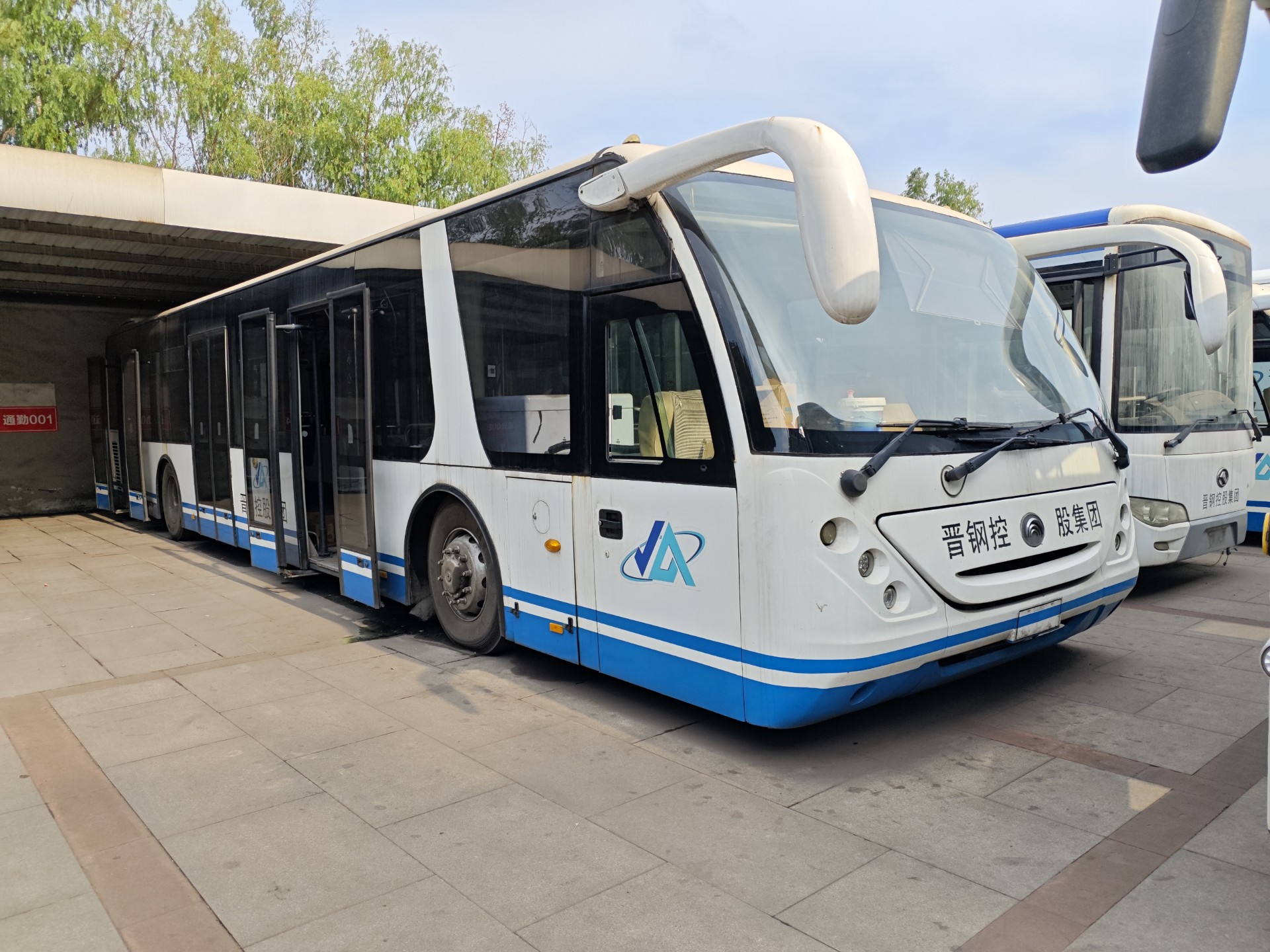 摆渡车“摆”出侗寨新图景