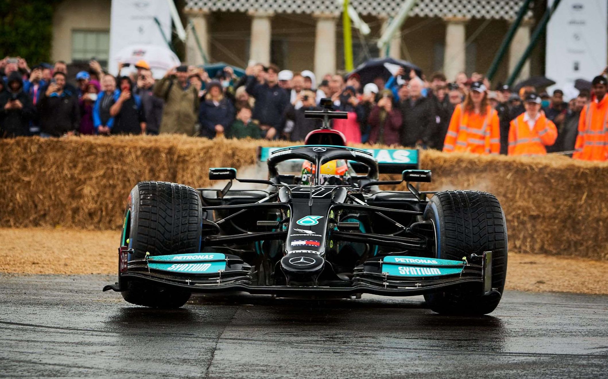 goodwood速度节周六超跑,赛车,f1雨地名场面合集_哔哩哔哩_bilibili