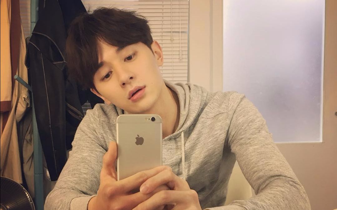 【张轩睿】170214fb直播 张轩睿derek was live.