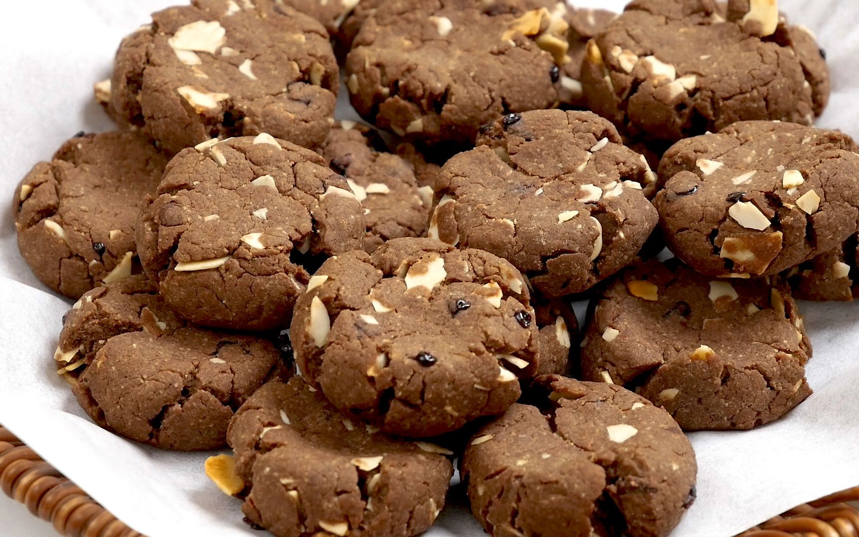 简单零失败的巧克力杏仁饼干香酥可口追剧必备的小零食
