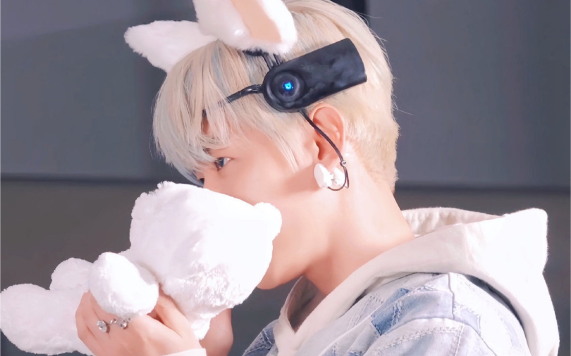 【边伯贤】kiyo 小狗变小猫 萌翻!