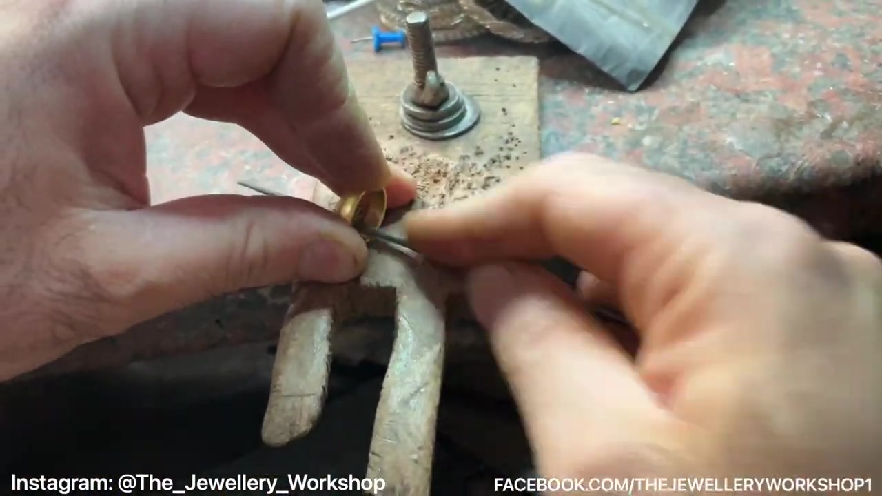 [图]Making a Gold Ring | Jewelry Making | 24k Gold | how its made | 4K Video20230206