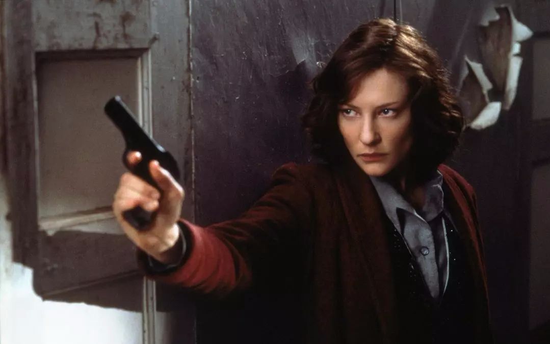 二战中被悬赏500万法郎的美女间谍 率部7000上战场 丝毫不输男子