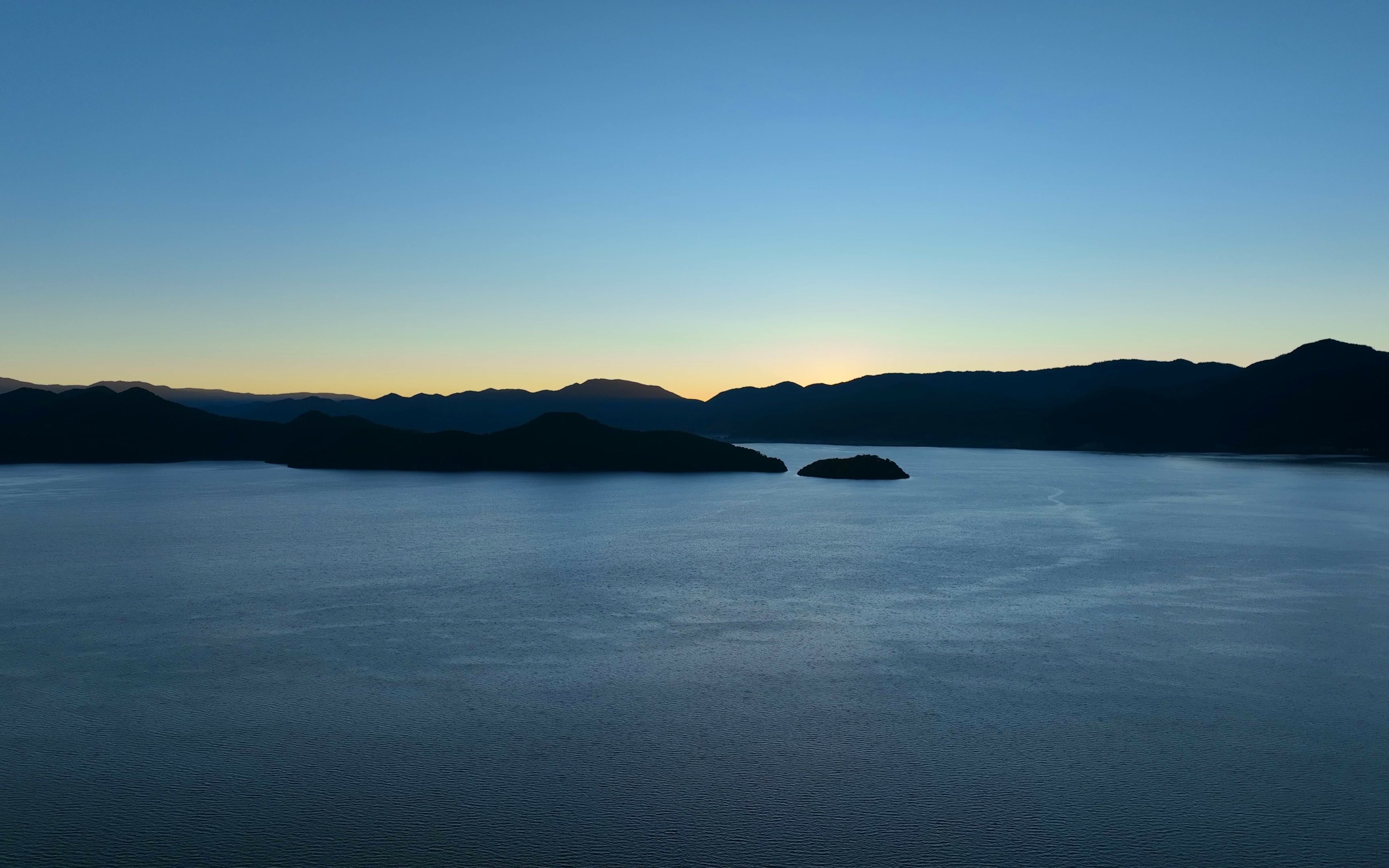 数字游民生活 泸沽湖日出 航拍