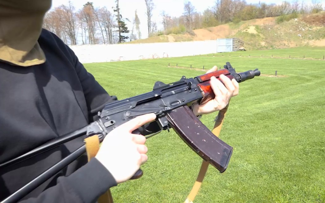 aks-74u"克林科夫"步枪射击 国外合法射击