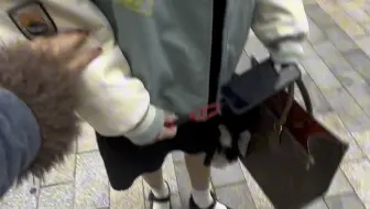 挑战路人抓来挠痒痒