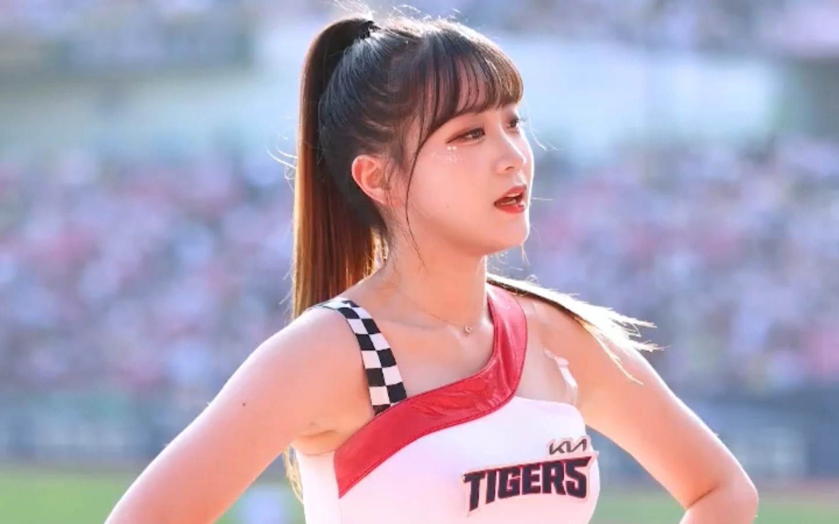 拉拉队系列:单马尾的小姐姐