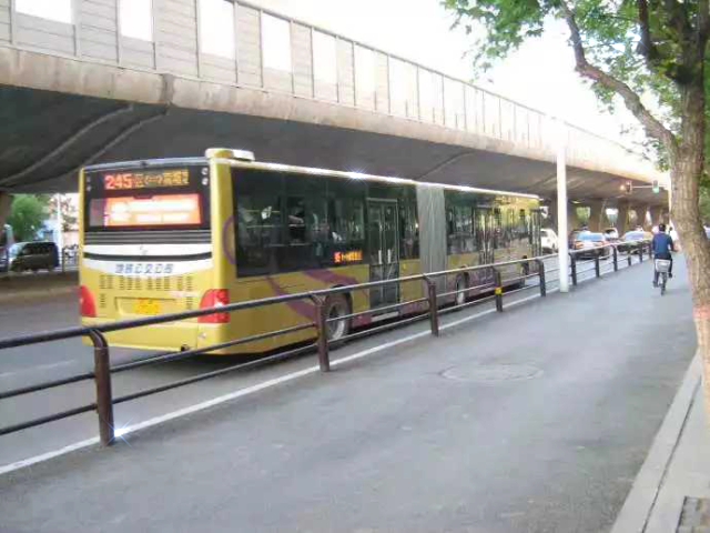 沈阳旅游观光巴士司机们期待宇通生产艺术双层公交车诞生新车,这有混