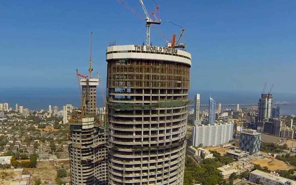 印度想超越中国基建,2天建起10层高楼,结果:房子歪了!