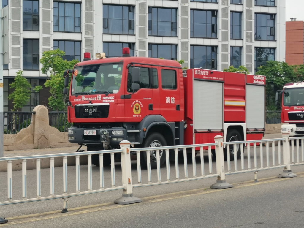 发现曼恩tgm 18.280底盘消防车,一辆卢森堡亚一辆德国施密茨