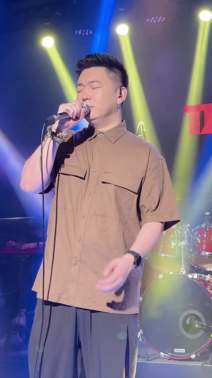 如果梦里梦到了那个人醒了就去见一面吧tzhouse翻唱小钊造