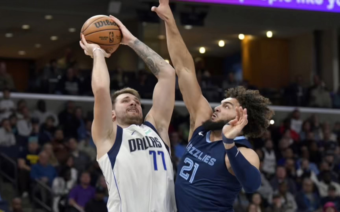 东契奇35 12 12单核带队轻取灰熊!一战创六大记录比肩大o和威少!