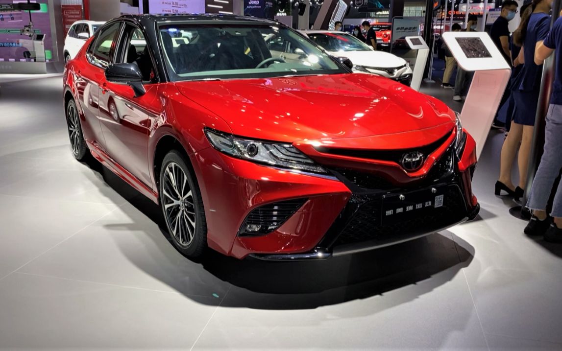 2020款丰田凯美瑞运动版全方位展示,近距离了解后,给个不买理由_哔哩