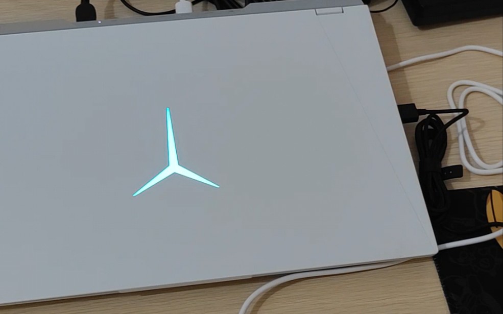 r9000p冰魄白 颜值真的顶