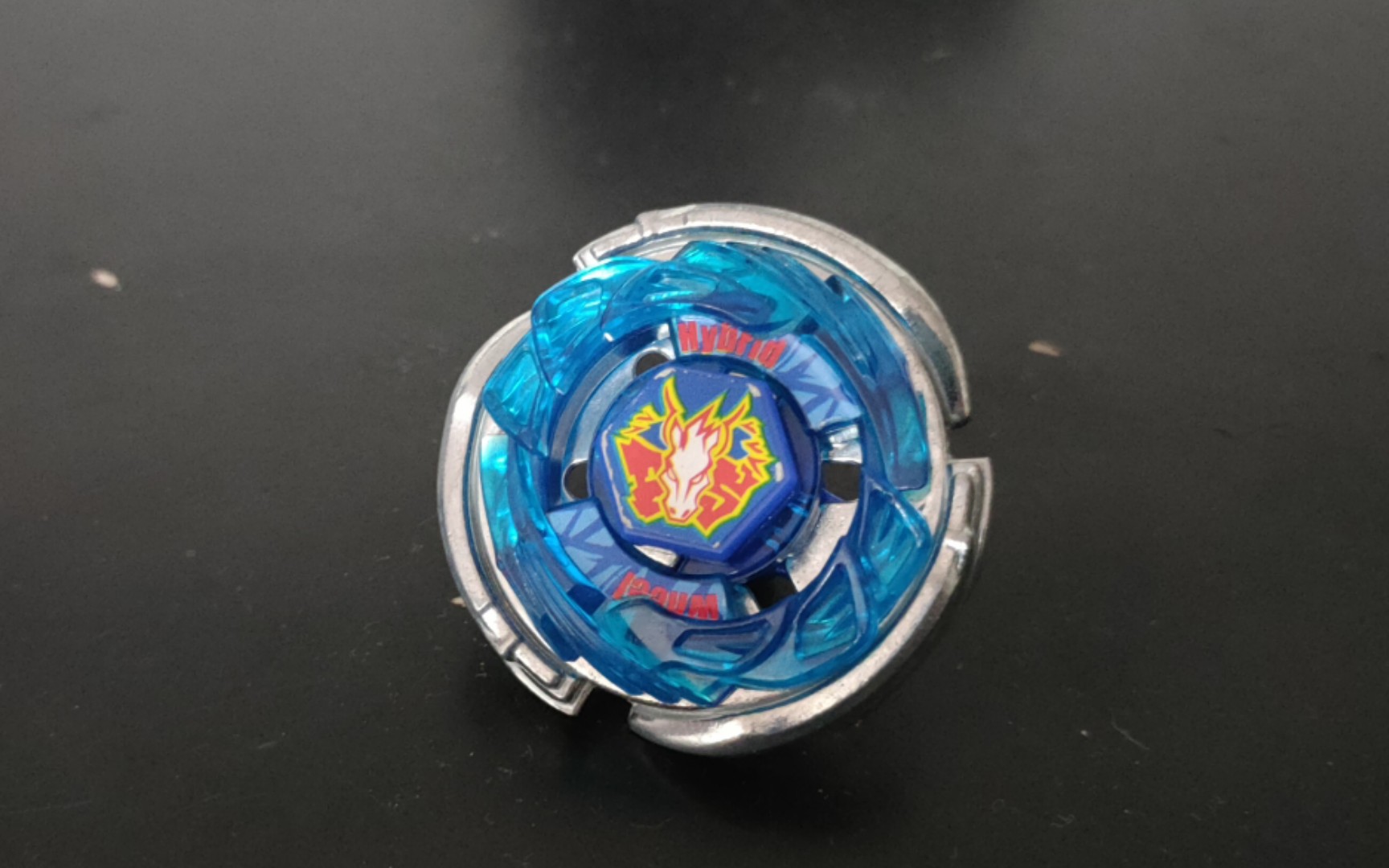 爆旋陀螺之钢铁战魂划破夜空的蓝色流星stormpegasis105rf暴风天马