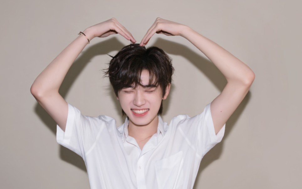 小宋老师在七夕发送爱心照作为七夕节礼物送给大家,在此祝大家七夕节