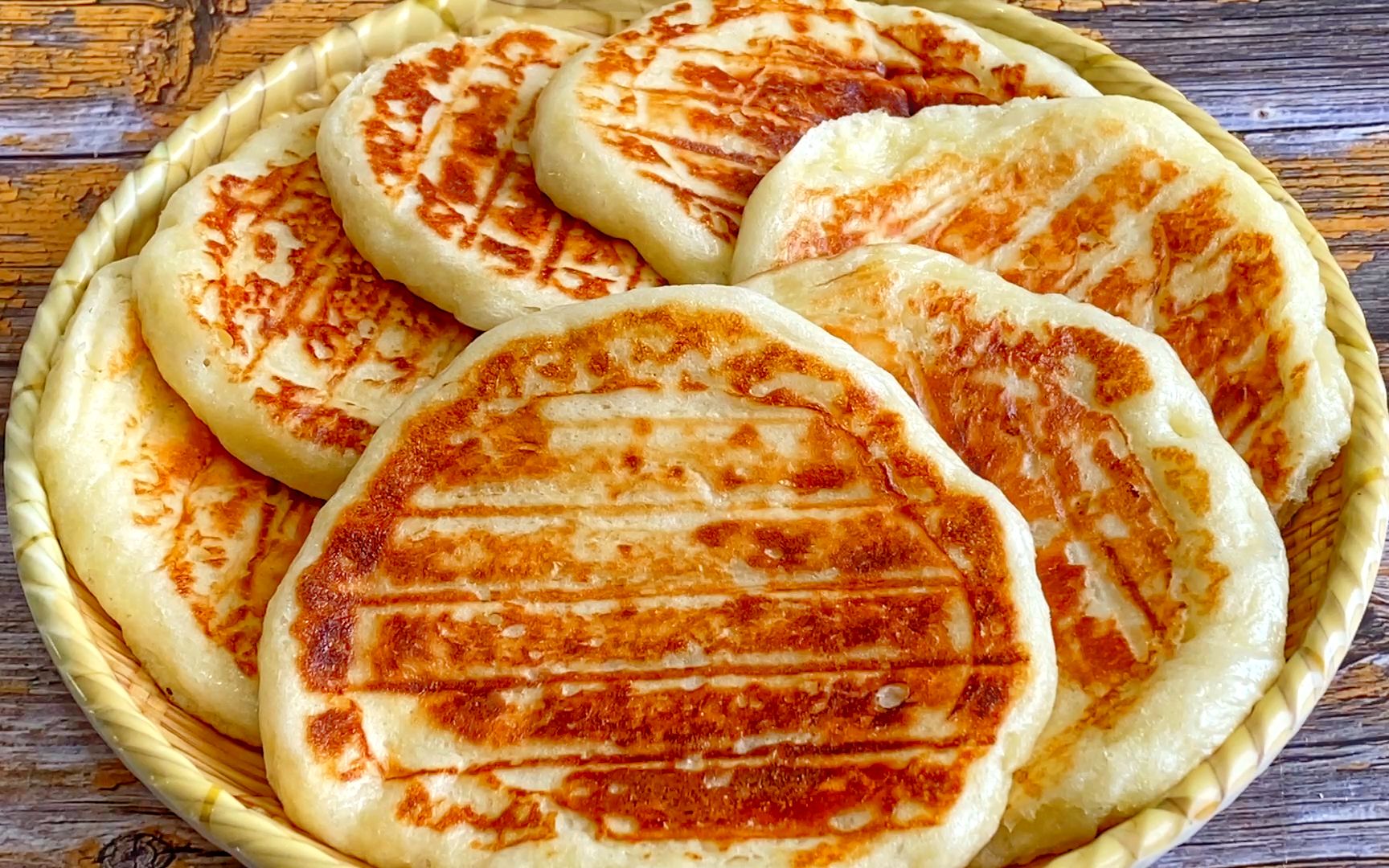 天热没食欲,可以试试酸奶发面饼,柔软香甜又筋道,好吃易消化