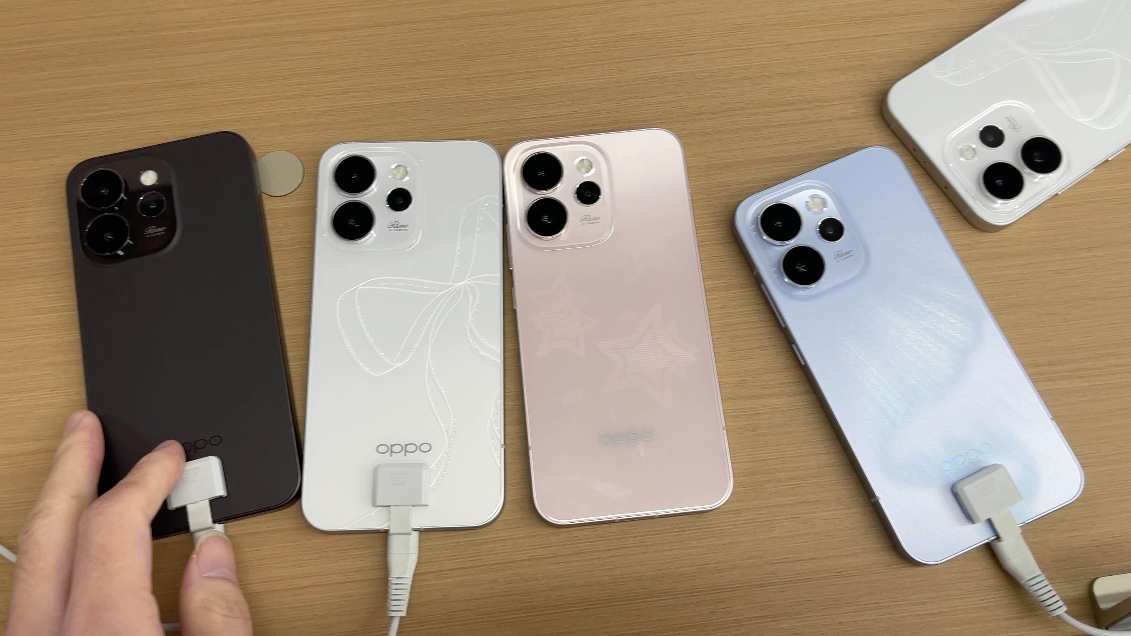OPPOReno15新配色星星粉,小姐姐最喜欢的手机!