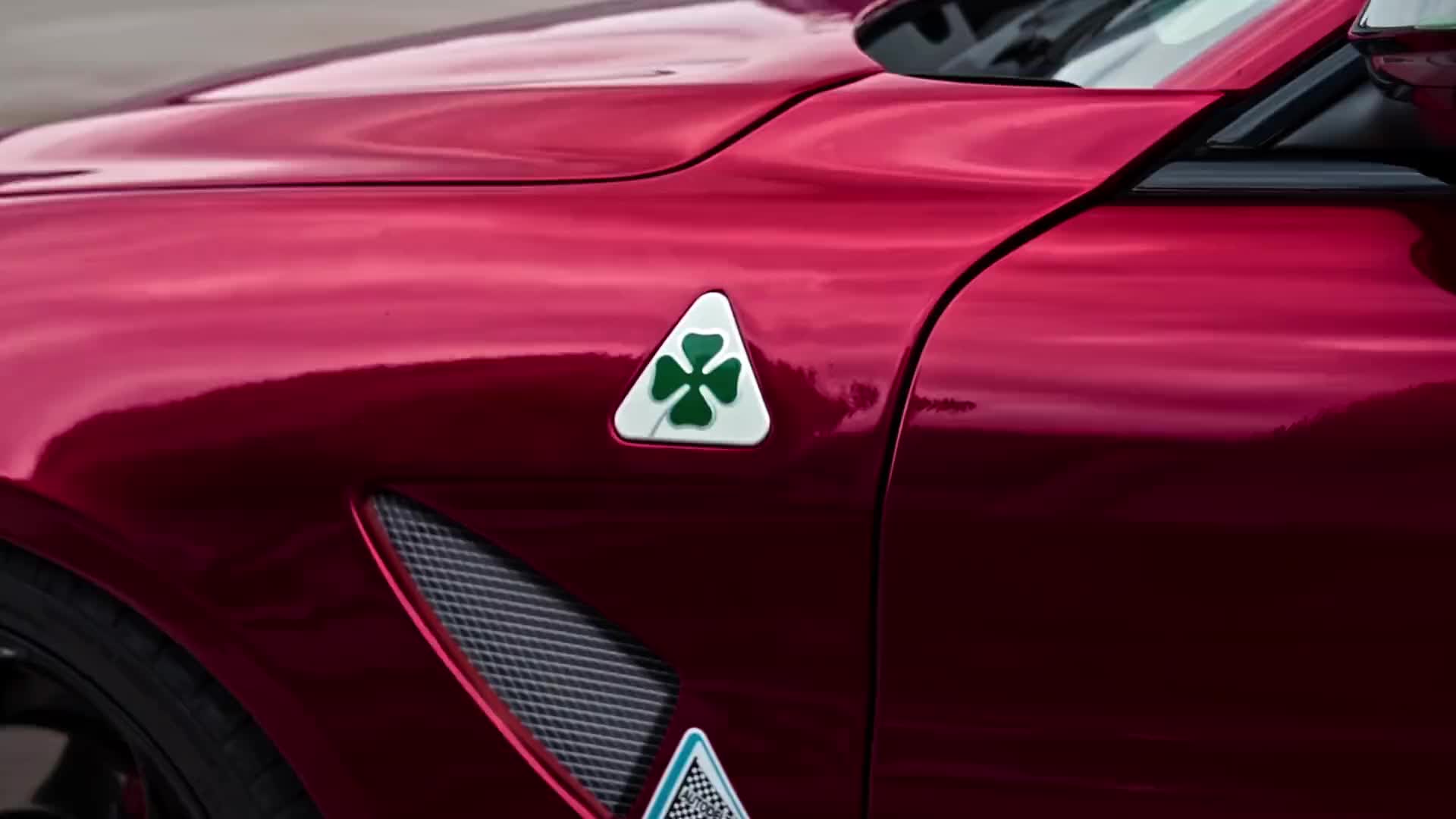 阿尔法ichanger改色膜液态金属龙血红,暗红色加上金属的质感