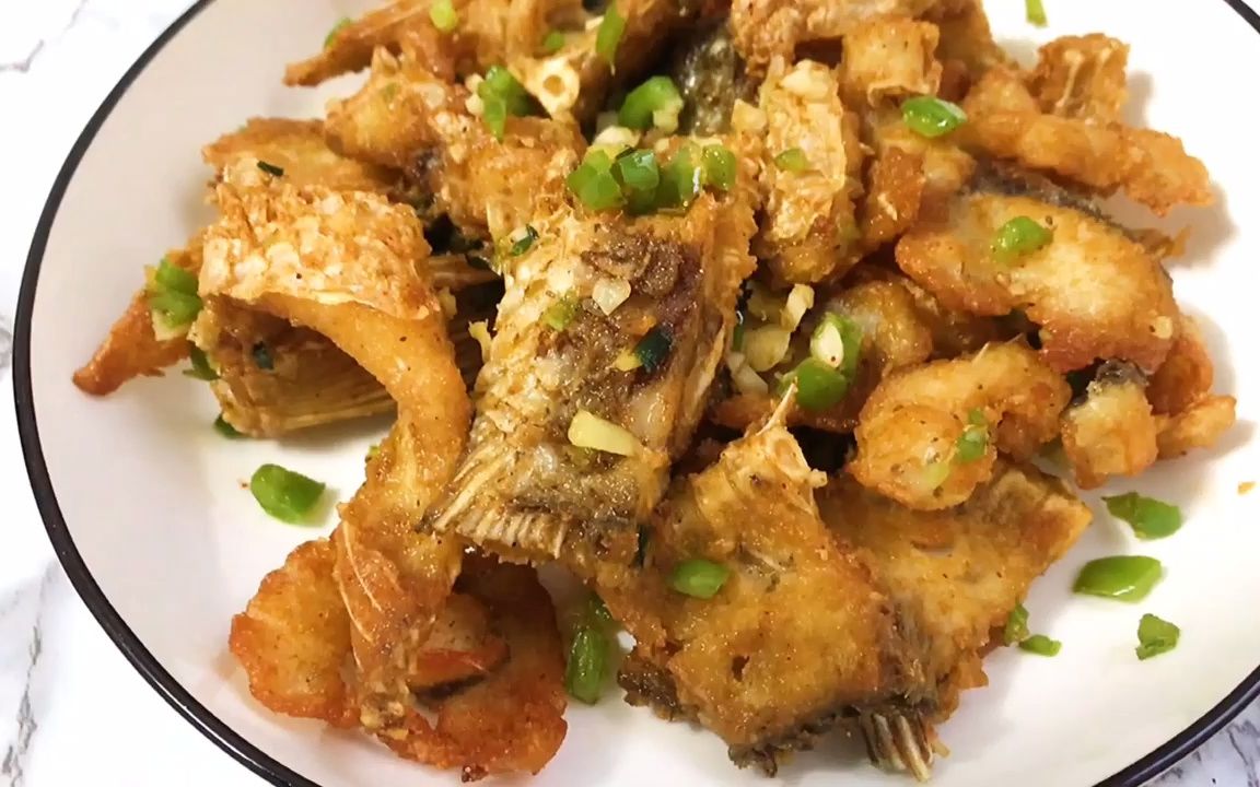 【椒鹽魚排骨】香辣酥脆非常下酒,回味無窮,家常做法簡單易學