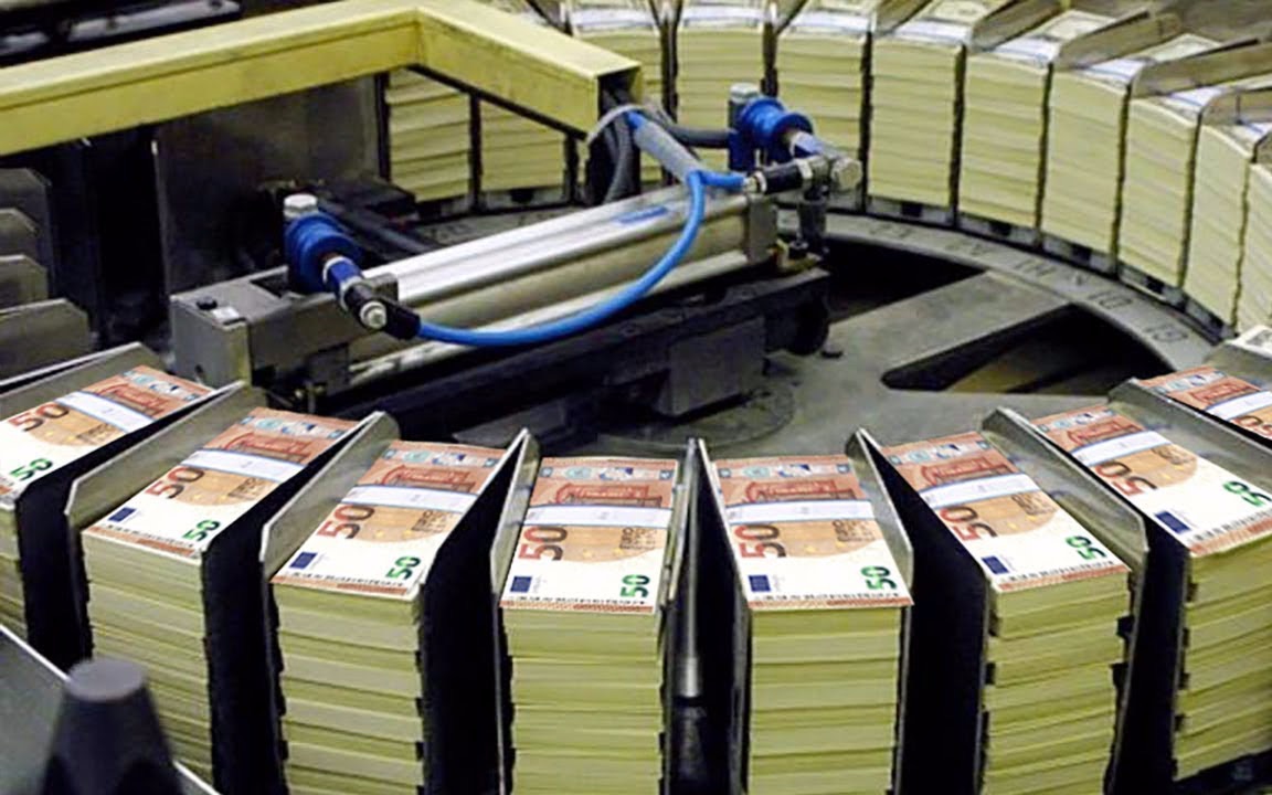 自动化生产钞票,一小时印刷几万亿!网友:这是冥币吗?