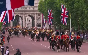 Download Video: 【英国女王登基70周年庆典】铂金禧庆典 阅兵式