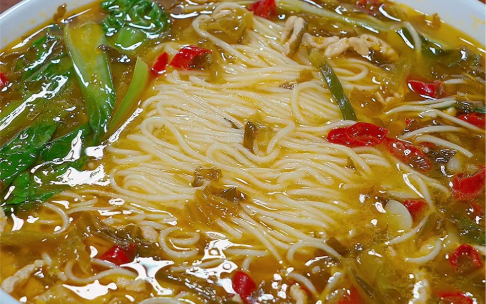 以后想吃酸菜肉丝面,你就像我这样做,连汤都不剩.