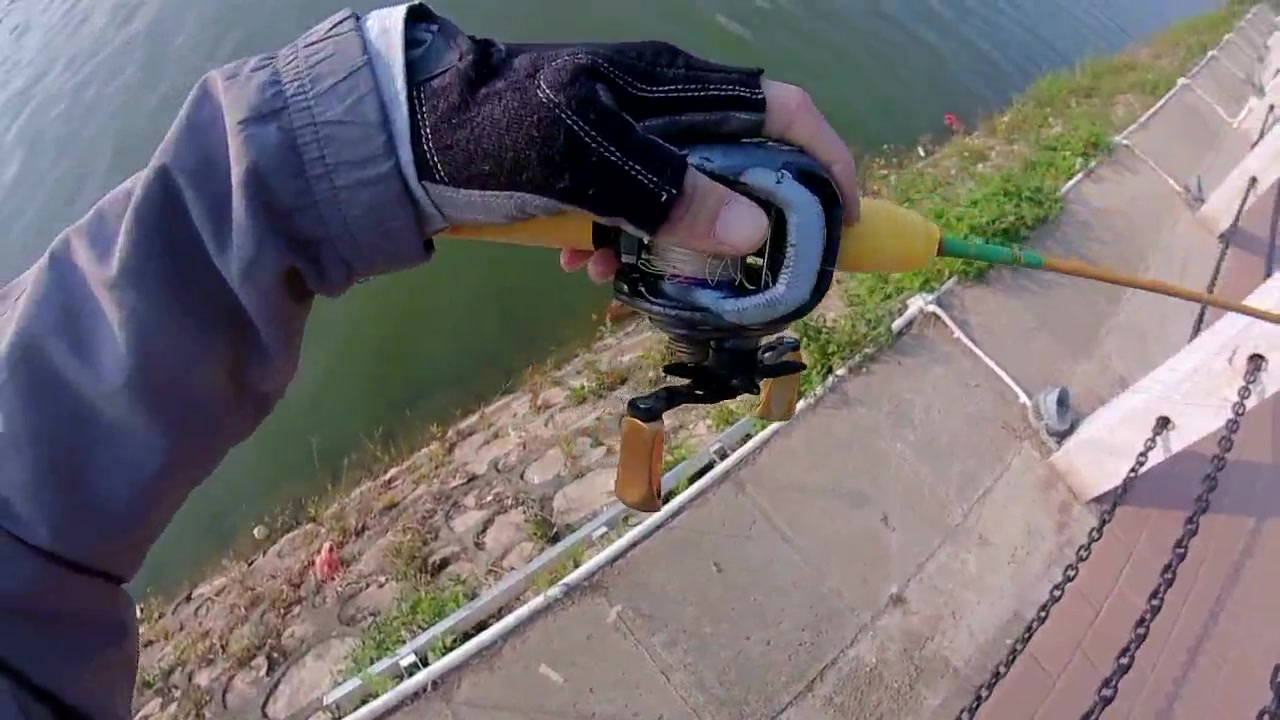 【渔弱】_解路亚水滴轮大炒粉(炸线)_哔哩哔哩_bilibili