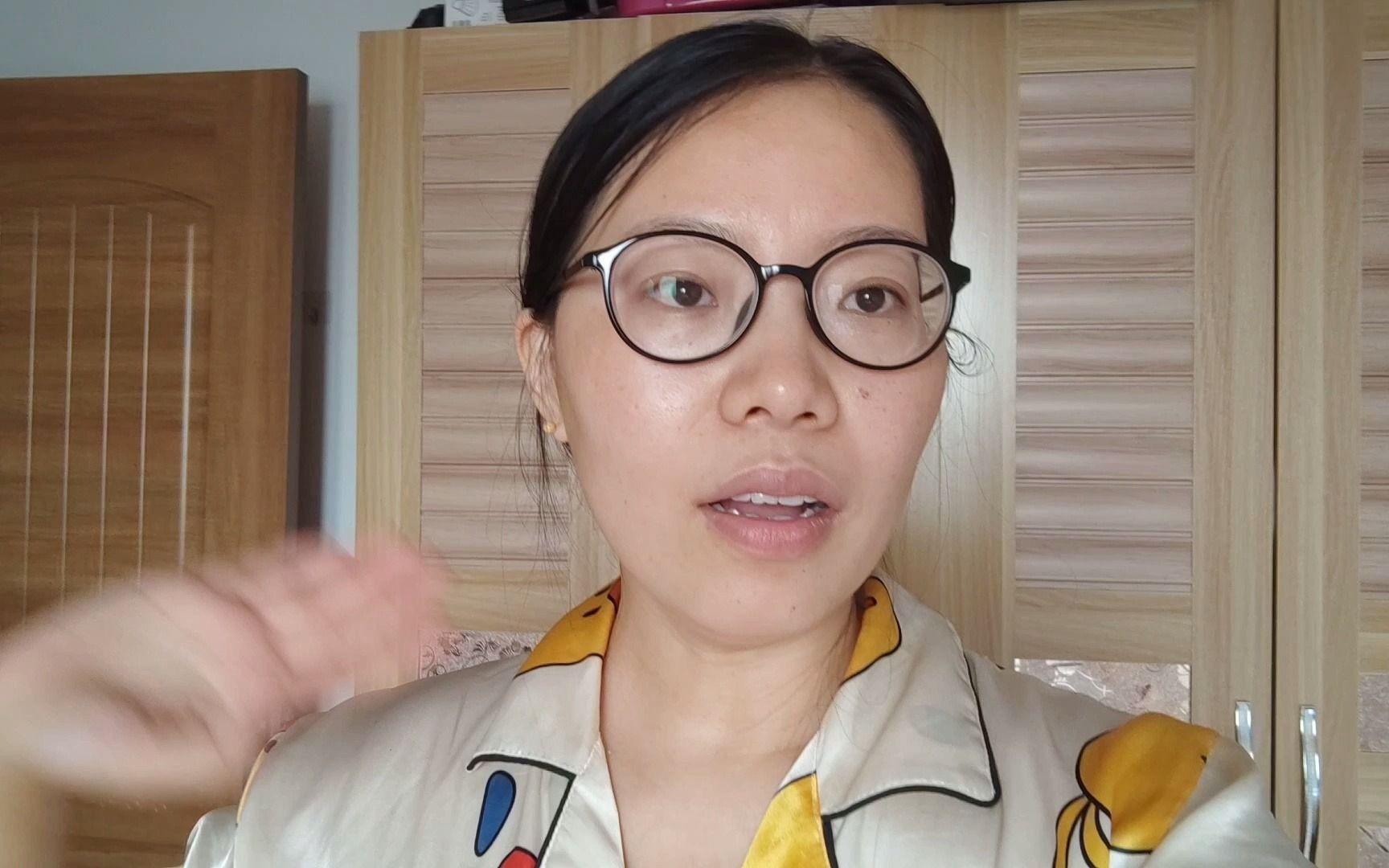 发生了啥事,北漂三妮让儿子请假两周,一大早就往河南老家赶