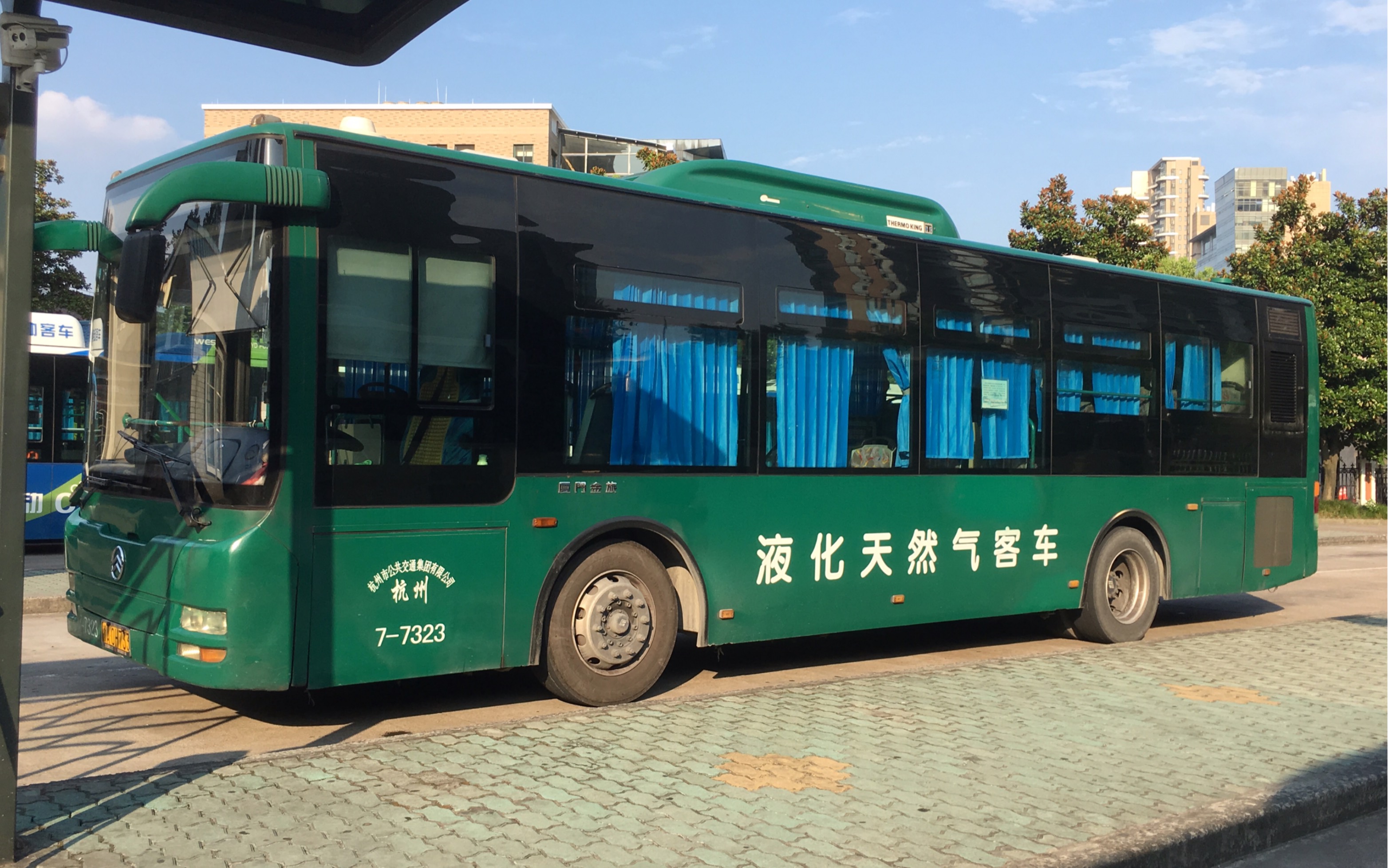 杭州公交 xml6105j18cn 116路 7-7323